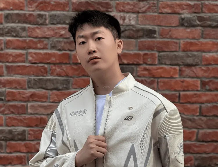 管泽元转发Bin社媒：快说你被盗号了我求你了